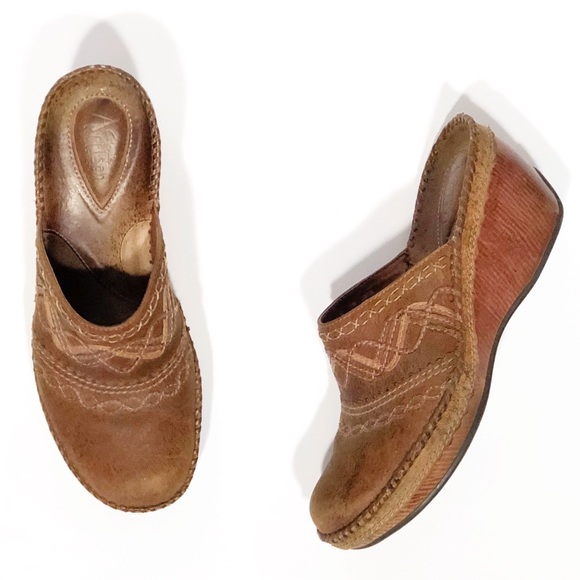 clarks artisan mules